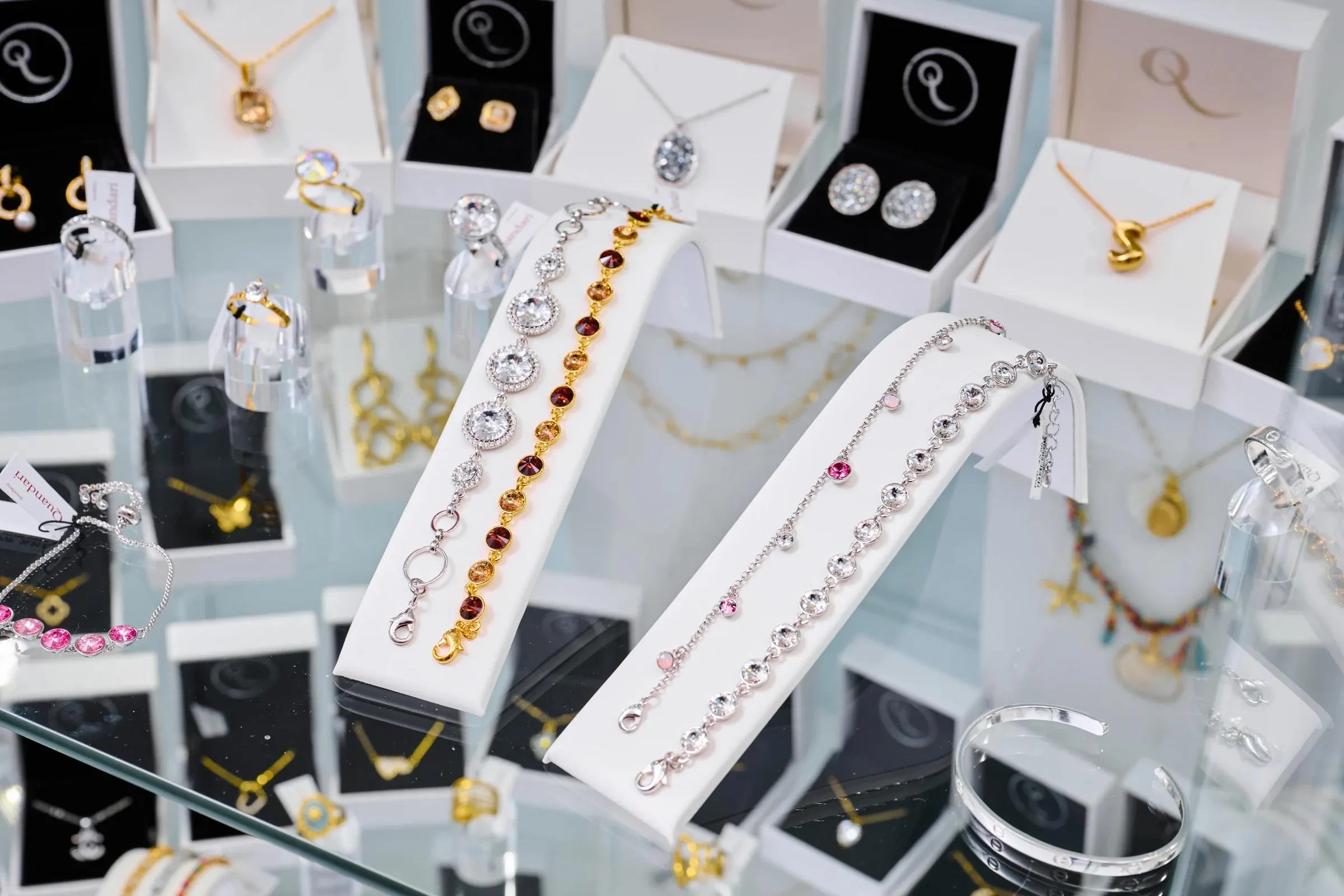 Vitrina ovalada para joyería – vista 3
