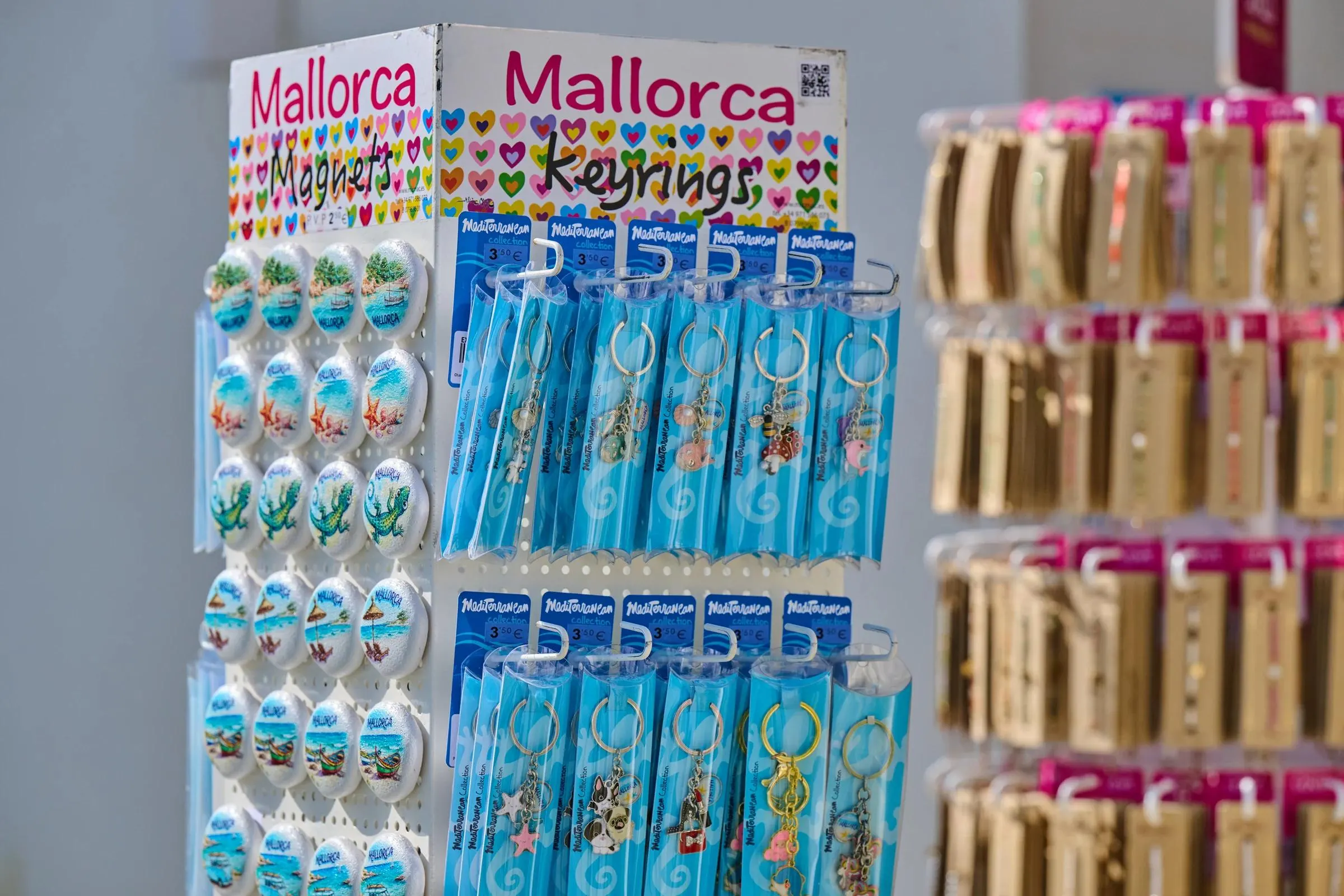 Expositor de imanes y llaveros de Mallorca – foto 3