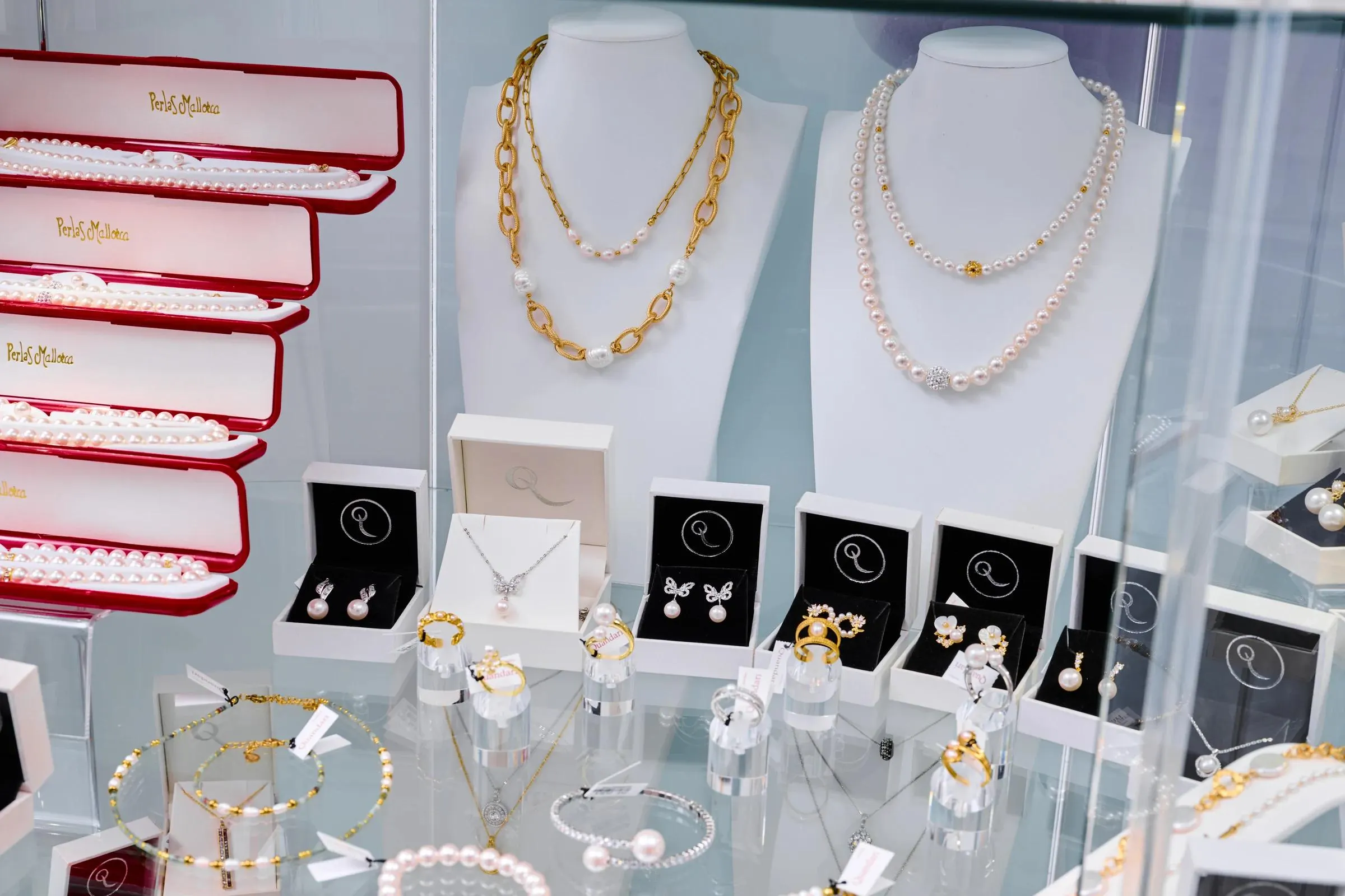Vitrina ovalada para joyería – foto 1