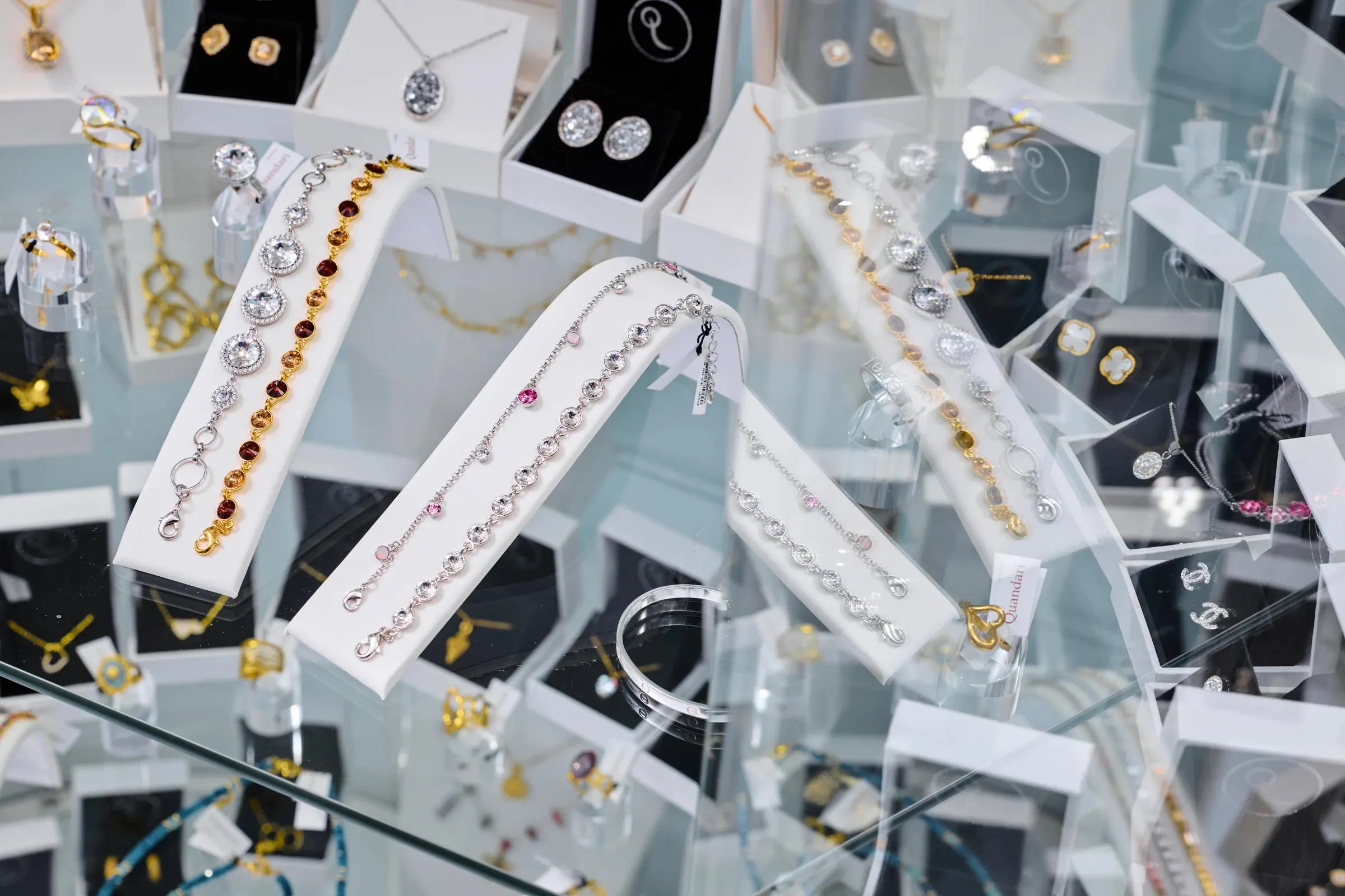 Vitrina ovalada para joyería – vista 2