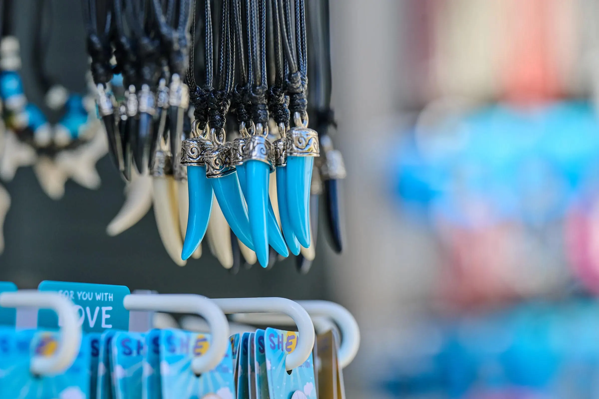 Expositor de pulseras y collares de cordón – foto 1